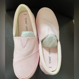 Tom’s Women’s Canvas Slipon 8 1/2